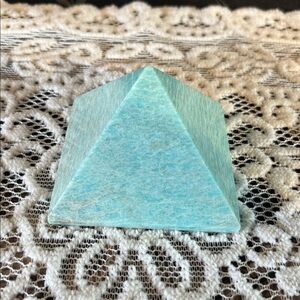 Amazonite pyramid